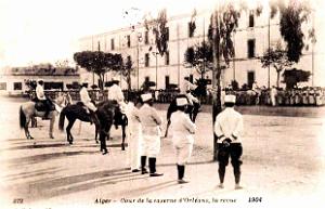 Alger - Caserne d'Orleans - Revue - 1904